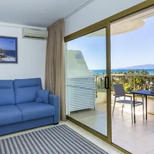 acacias-apartamentos-salou.catalonia-hotels.com/